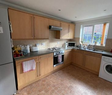 Price £650 pcm - Available 22/11/2025 - Furnished - Photo 1