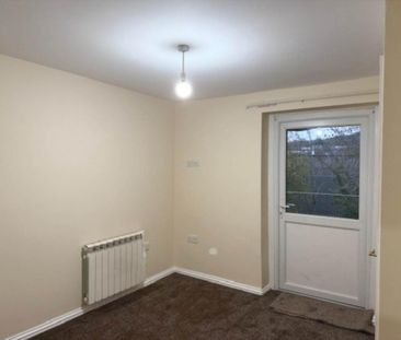 2 bedroom semi-detached house to rent - Photo 2