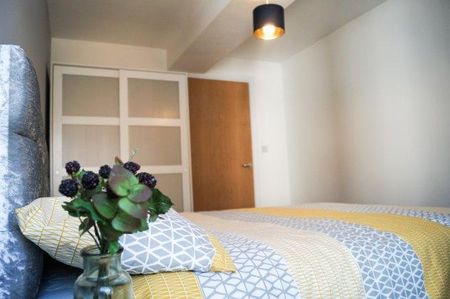 3 bedroom flat to rent - Photo 2