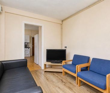 6 bedroom house to rent - Photo 1