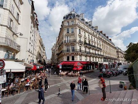 Logement à Paris, Location meublée - Photo 2