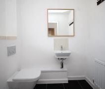 3 bedroom end of terrace house to rent - Photo 1