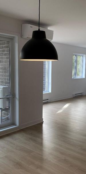 Logement 4 1/2 - 1er novembre - Saint-Jérôme - Photo 1