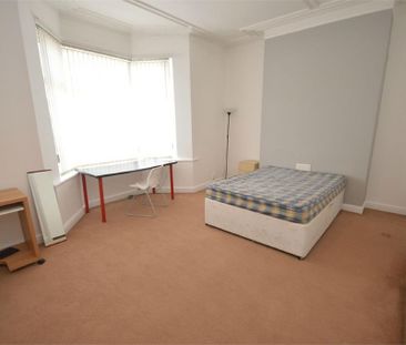 4 bedroom terraced house to rent - Photo 3