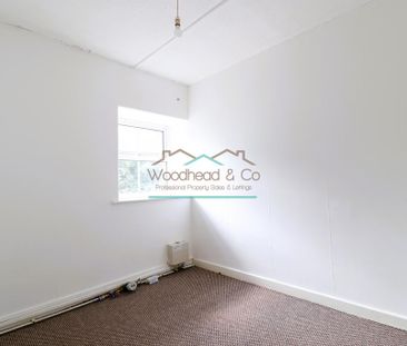 2 bedroom triplex to rent - Photo 1