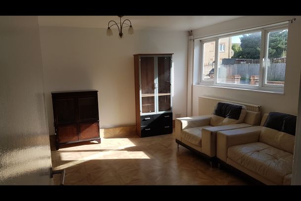 4 Bed Semi-Detached House, Garvary Road, E16 - Photo 1