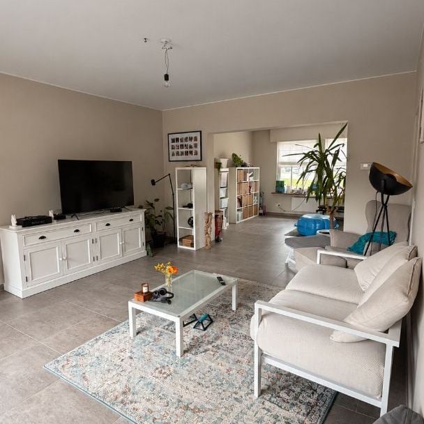 Huis te huur in Sint-Pieters voor € 1.300 met 4 slaapkamers - Photo 1