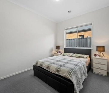 Modern Four-Bedroom Family Home in Smith Lane Estate!! - Photo 6
