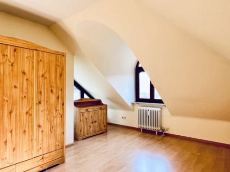 *Dachgeschoss-Wohnung mit Loggia*-Bitte schriftlich Anfragen- - Foto 5