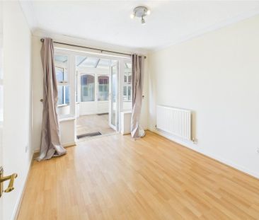 4 bedroom detached house to rent - Photo 1