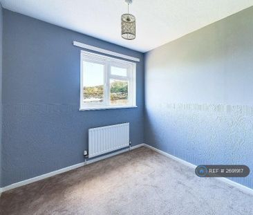 3 bedroom terraced house to rent - Photo 5