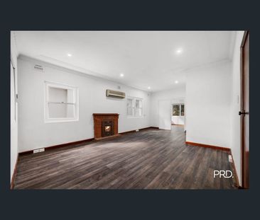 Three bedroom home with air conditioning in the heart of Penrith CBD - Photo 2