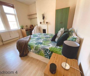 4 bedroom terraced house to rent - Photo 5