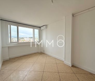 Location Appartement 3 pièces 56m² MARSEILLE 3ème - Photo 3