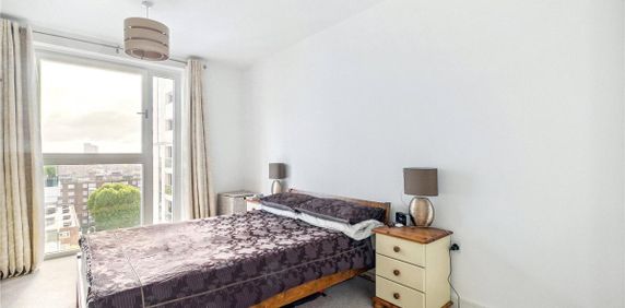 2 bedroom flat in 12 Hebden Place - Photo 2