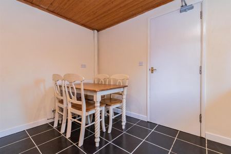 3 bedroom townhouse to rent - Photo 4