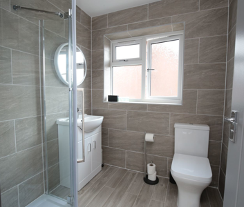 1 bedroom in a house share to rent - Photo 3