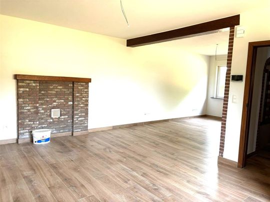 TE HUUR: Gerenoveerde woning met 3 slaapkamers te Paal! - Foto 1