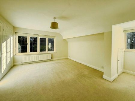 4 bedroom detached house to rent - Photo 4