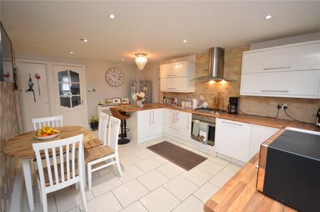 16, Leasowe Close, Leeds, West Yorkshire, LS10 2HS - Photo 5