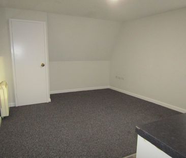 1 bed Apartment - To Let - Photo 3