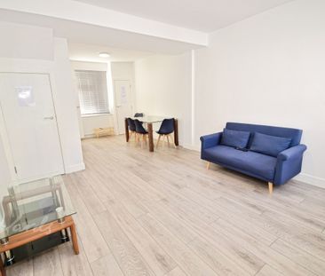 4 bedroom end of terrace house to rent - Photo 6