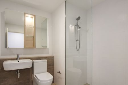 Beautiful One Bed with Large Study Room and Balcony! Ready Now! - Photo 4