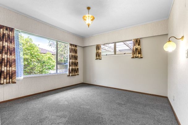 Tidy 2-Bedroom (back unit) - Photo 1