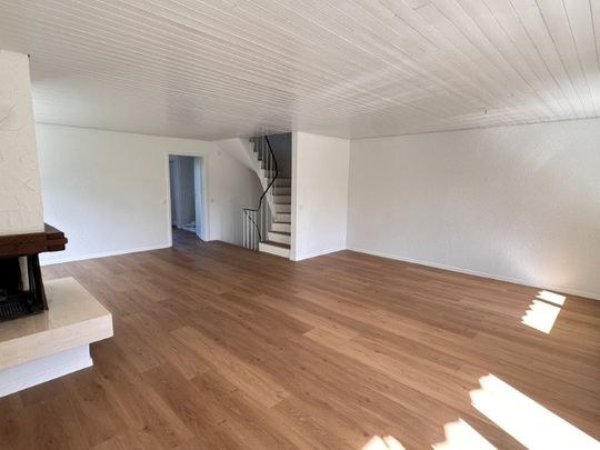 Gepflegtes + neu saniertes 5.5-Zimmer-Doppeleinfamilienhaus in Allmendingen bei Bern - Photo 1