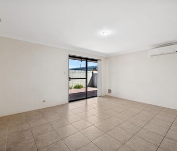 Freshly Updated Villa in Secure Complex - Photo 3