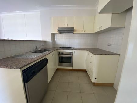 Two-Bedroom Unit - Walking distance to Parramatta CBD - Photo 5