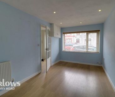 2 bedroom coach house to rent - Photo 3