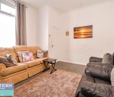 2 bedroom House To Let Total Size: 678 SQ FT - Photo 3