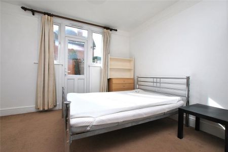 5 bedroom semi-detached house to rent - Photo 3