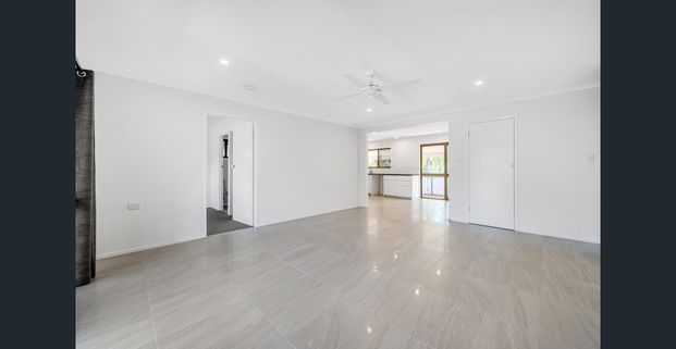 YOU CAN WALK HERE OR THERE!! - Photo 1