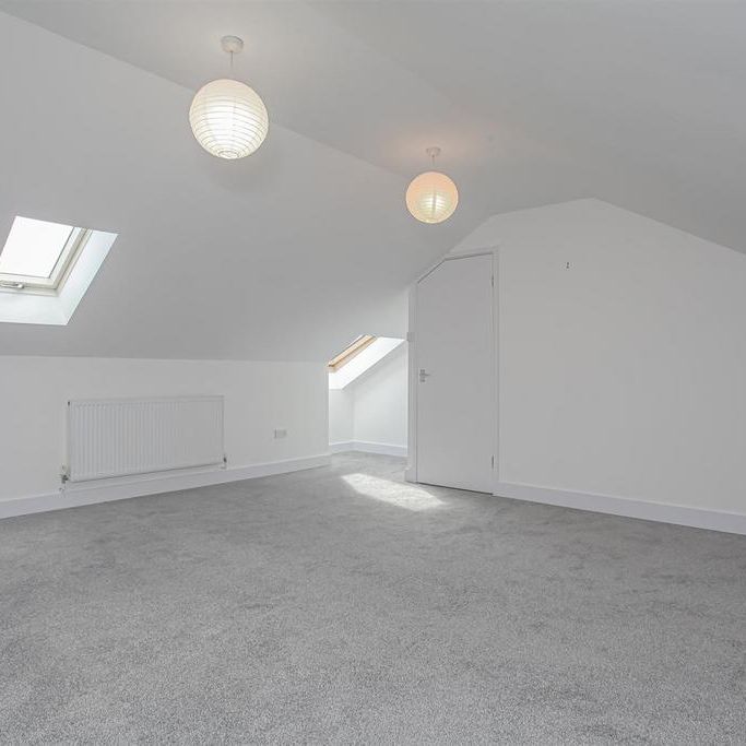 4 bedroom semi-detached house to rent - Photo 1