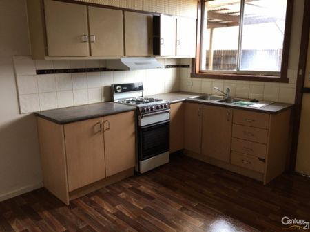 Modern Apartment with 3 Split Systems - Photo 3