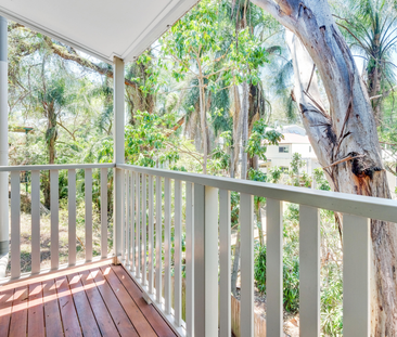 Contemporary townhouse in elevated position - Photo 1