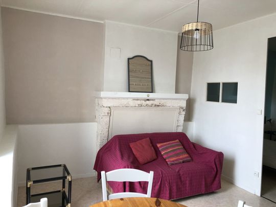 Location Maison 2 pièces 42m² BARBEZIEUX ST HILAIRE 16300 - Photo 1