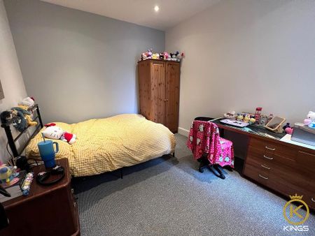 4 bedroom terraced house to rent - Photo 4