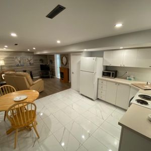 Loft 3 1/2 - Photo 2