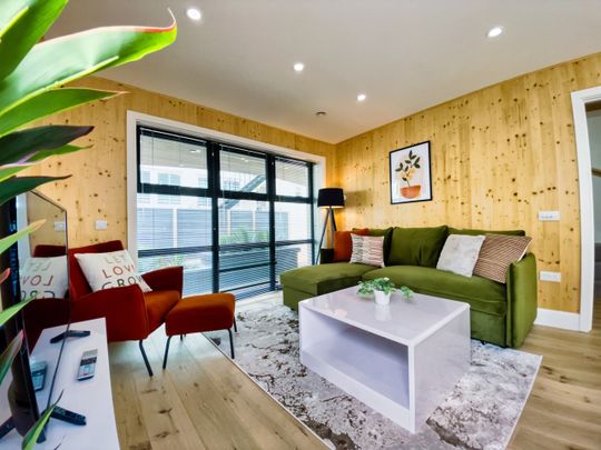 2 Bed Detached House, Green Mews Hogarth Road, BN3 - Photo 1