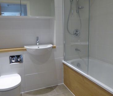 Hewitt, Reading, RG1 7LS - Photo 5