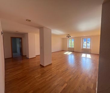 BEL APPARTEMENT 4.5 PCES AU COEUR DE LA VIEILLE VILLE - Photo 4
