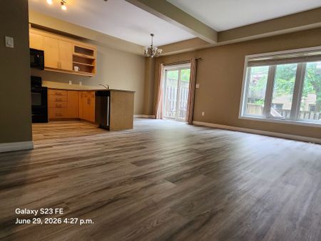 For Lease - 112 North Centre Road Unit# 86, London North, Ontario - Photo 4