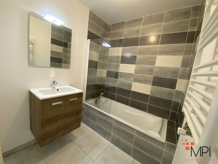 Location Maison 6 pièces 102m² - Photo 5