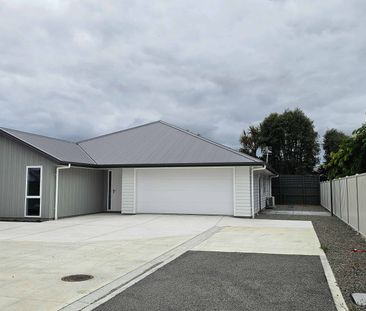 BRAND NEW AND EXCEPTIONAL - 4 BDRMS $700 P/W - Photo 4