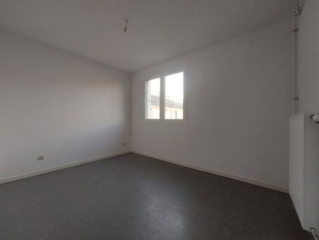 LOCATION APPARTEMENT T3, POITIERS, CENTRE-VILLE - Photo 4