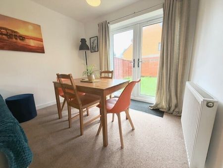 5 bedroom terraced house to rent - Photo 2