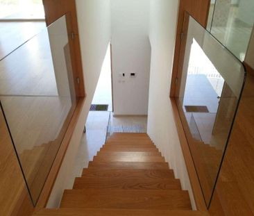 4 Bedroom House with swimming pool, Carnaxide, Oeiras - Photo 2